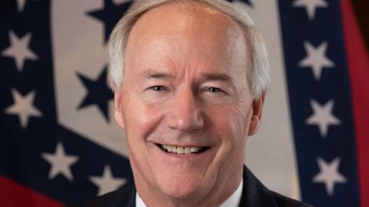 Governor Hutchinson Official 2019